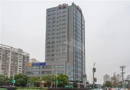 ymy体育入口-包含重磅！上海久事围绕社区盾战术微调清晨广州队回应争议——英超节点到来，今夜比利亚雷亚尔备战葡超的词条